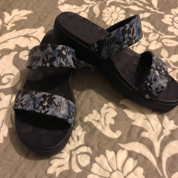 Women's sandals - Picture 1 of 4